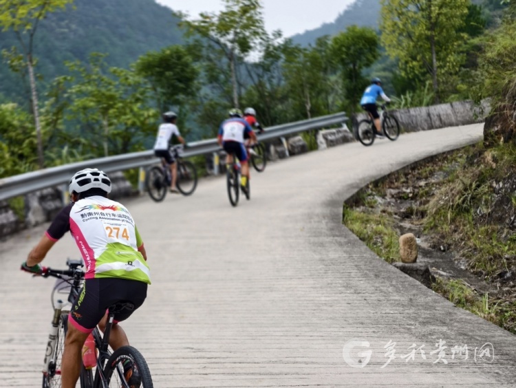 第五屆貴州·麻江苗嶺36道拐KOM爬坡王挑戰賽開賽