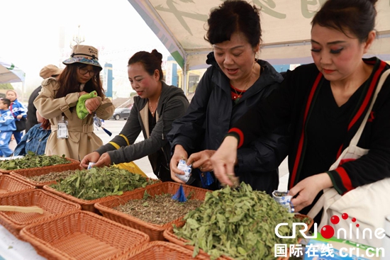 貴州六盤水市水城區：傳統民俗碰撞文明實踐 “粽”享文明新風_fororder_3