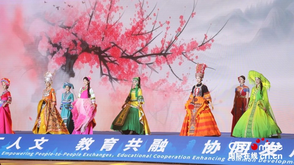 一分鐘、一組圖帶你回顧2025中國—東盟教育交流周精彩瞬間_fororder_IMG_7352.JPG
