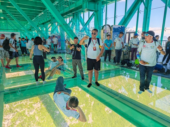 世界第一高橋飛架“地球裂縫”：讓山裏的貨出去 城裏的人進來_fororder_微信圖片_20250929173856_1638_60