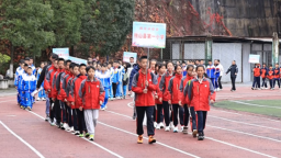 貴州獨山24所學校1100余名運動員逐夢運動場