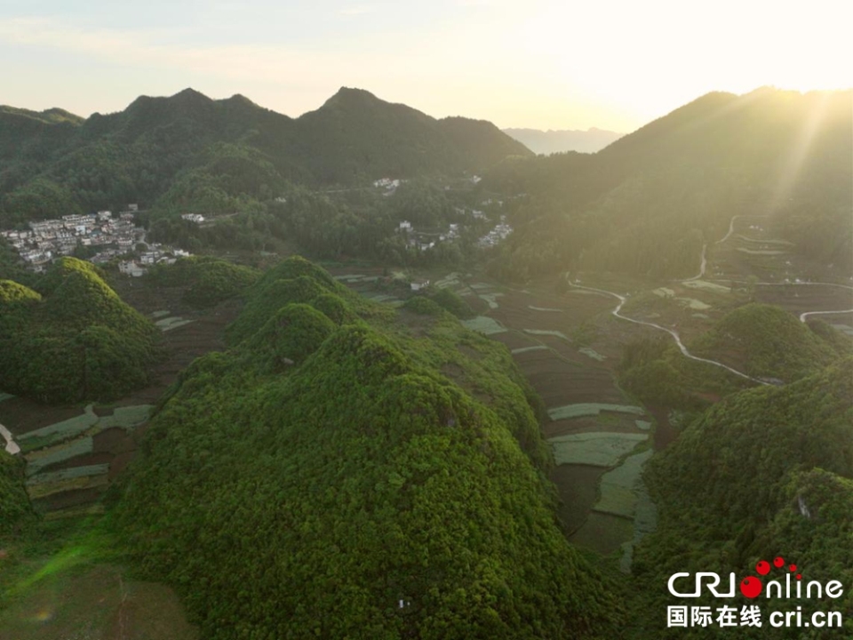 貴州六枝播雨峰林：喀斯特地質美景_fororder_圖片10