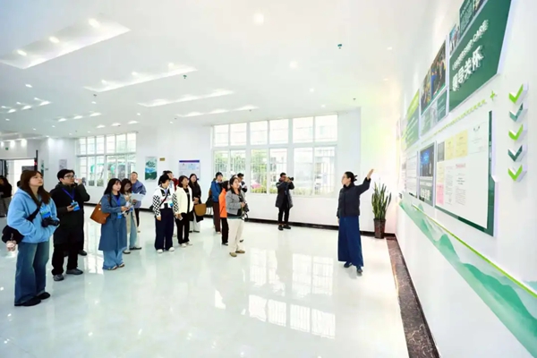 粵貴花開在黔南 | 廣黔攜手讓“黔茶名片”更亮，茶農家門口增收_fororder_1