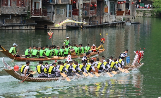 “賽動黔景”2025貴州省龍舟冠軍賽將在鎮遠舉行_fororder_rBABCWZn8ZSAXnNQAAAAAAAAAAA296.1000x561.960x539