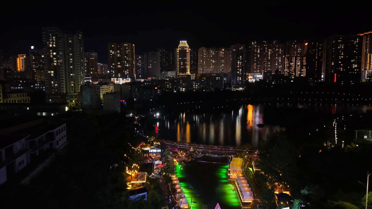 貴州盤州：清涼夏夜，避暑經濟火熱出圈_fororder_446ee7875a0447f7943bc54370b13ece