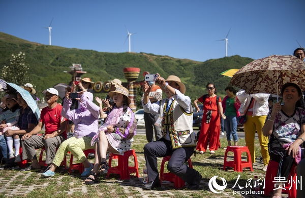 中國歌劇舞劇院文藝小分隊送文化進畢節赫章