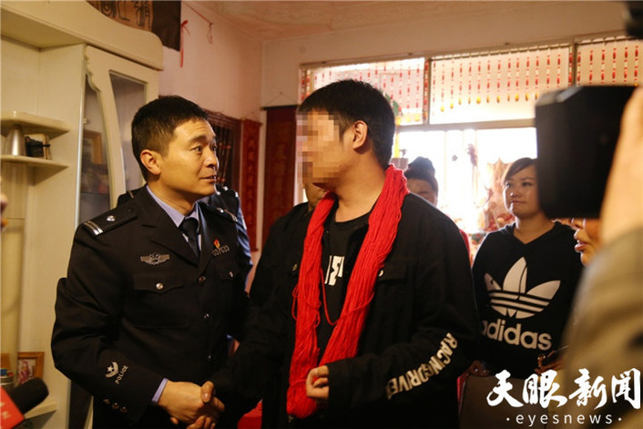 （社會）警方千里比對 “遺失”28年的親情終尋回
