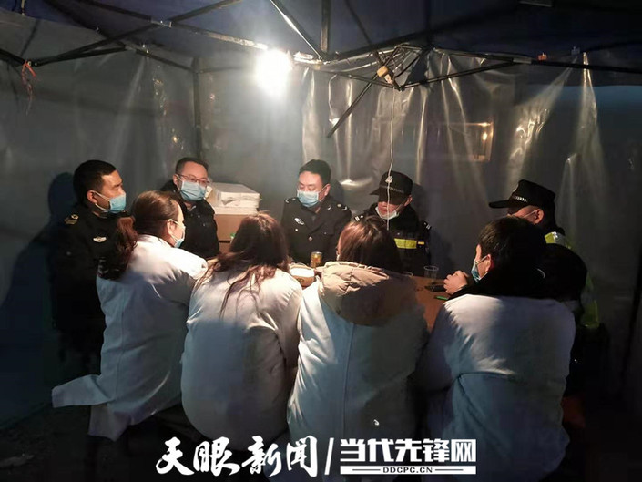 （社會）彭亮：“疫情不退，我不退”