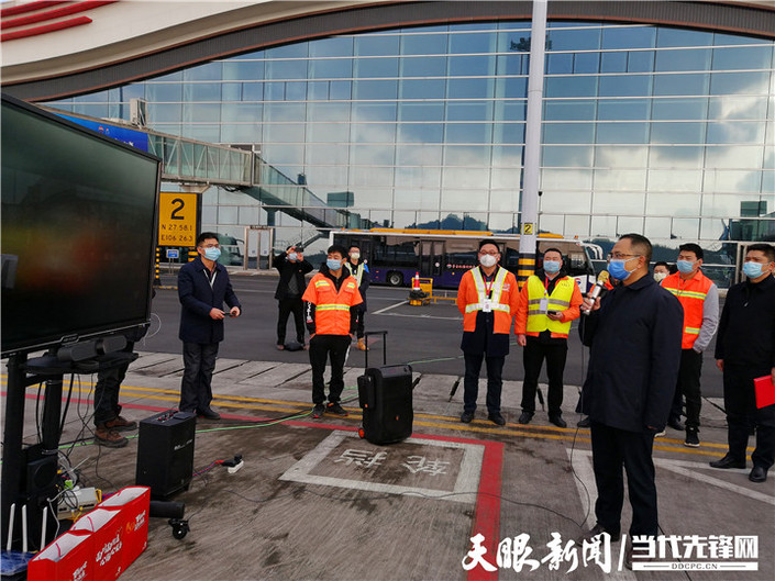 （市州）“打飛的”去上班！仁懷2000余名農民工將赴浙江嘉興務工！
