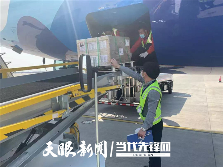 開通貴陽“客改貨”國際航班 南航助黔貨“包機”出境
