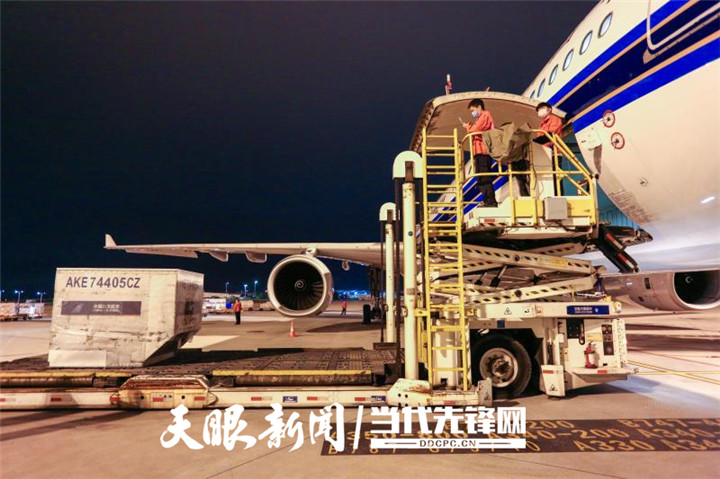 開通貴陽“客改貨”國際航班 南航助黔貨“包機”出境