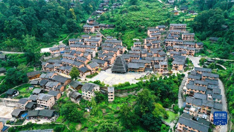 （中首）貴州鎮遠：報京侗寨秋色美
