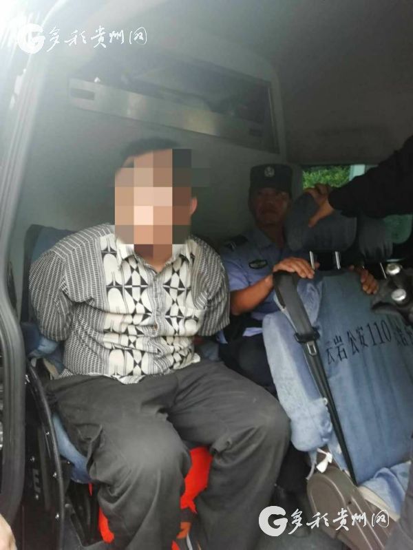 (社會)男子應聘不成 持刀威脅商家 被民警制服
