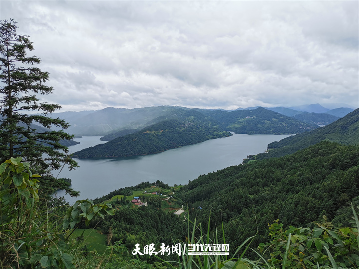 （中首）推進生態優先綠色發展丨多彩貴州 走向綠富同興