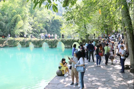 （供稿）黔南荔波：旅遊産業寫新篇 綠水青山處處景_fororder_荔波1