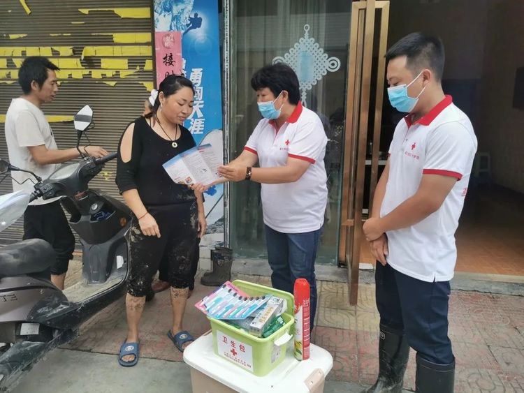 香港紅十字會援助貴州洪澇災區71萬元惠及2196戶受災家庭