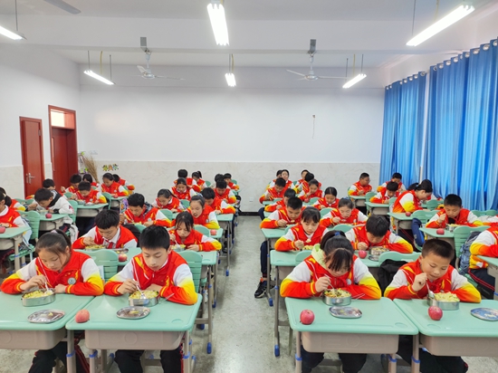 貴州碧江：“吃得飽”更要“吃得好” 學生營養餐再提質_fororder_微信圖片_20220512112826