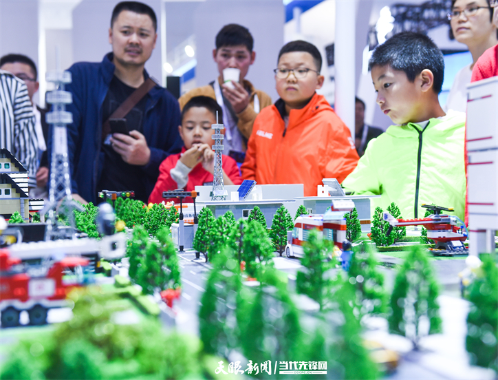 2022年數博會即將舉辦 鏡頭回顧歷屆精彩瞬間