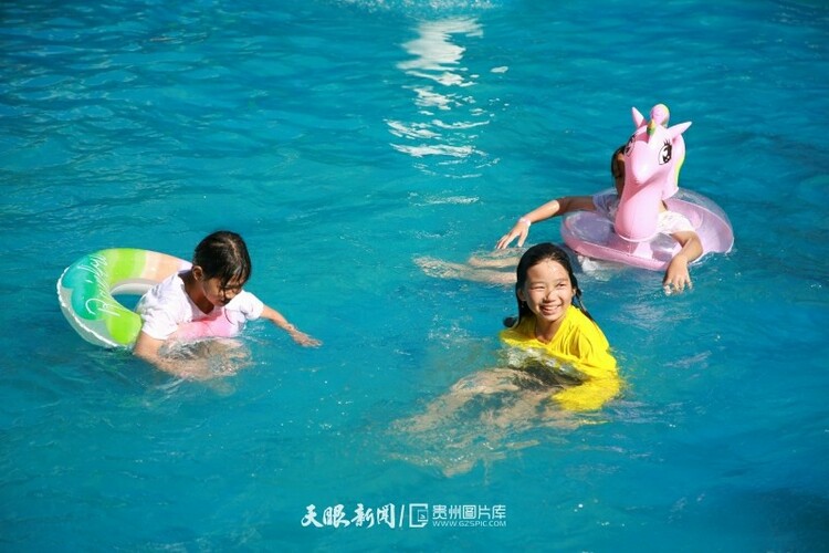 這個夏天 來貴州感受舒適的清涼