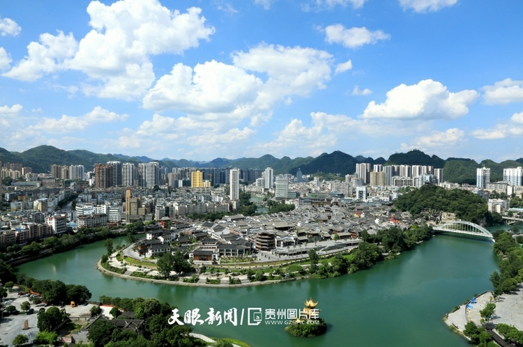 （中首）銅仁碧江：山青碧水”入畫來