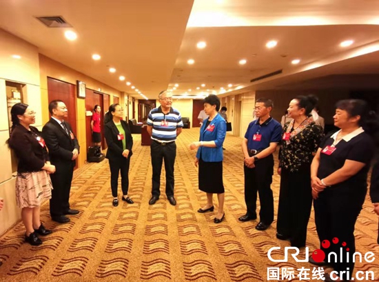 梁惠玲寄語貴州代表團：做好紅十字工作讓多彩貴州更精彩