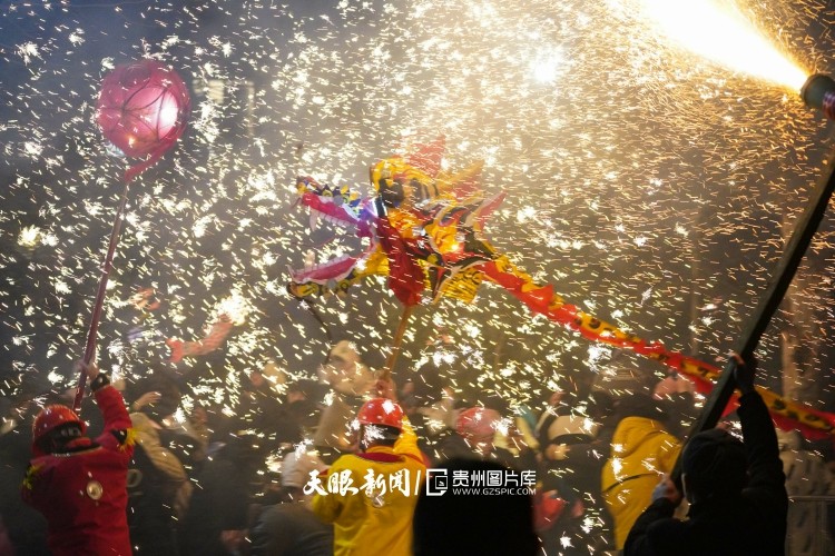 貴州：燈火闌珊處 群龍共舞鬧元宵