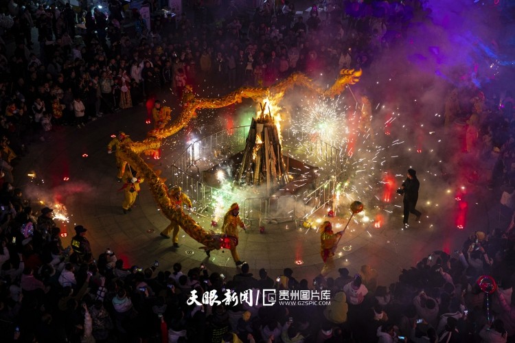 貴州：燈火闌珊處 群龍共舞鬧元宵