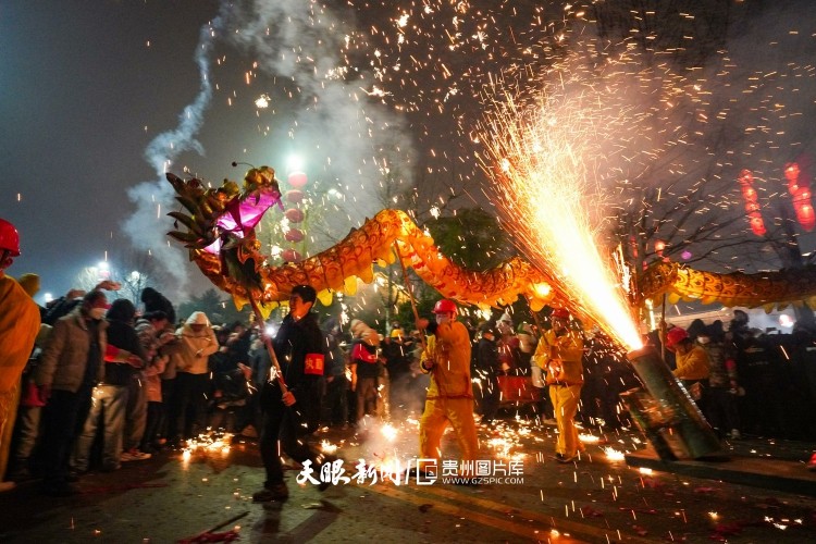 貴州：燈火闌珊處 群龍共舞鬧元宵