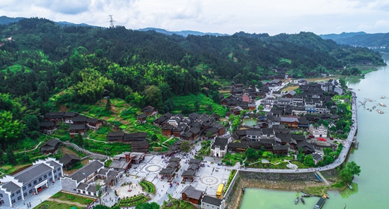 （供稿）貴州天柱：三門塘非遺文化激發旅遊 “新活力”_fororder_國家級3A景區三門塘全景。