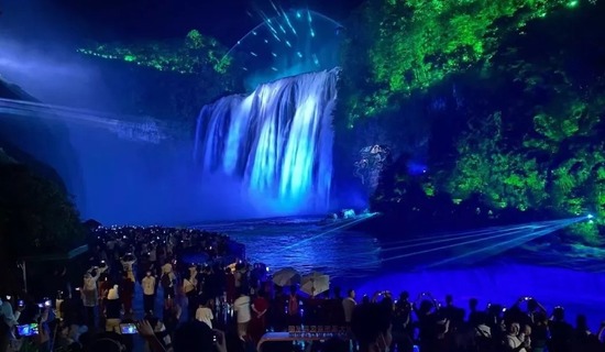 貴州安順：夜遊黃果樹瀑布 感知不一樣的“瀑布美”