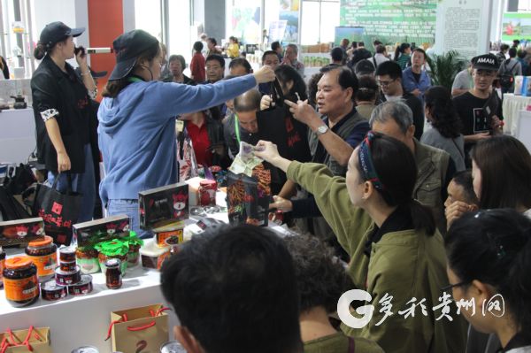 （社會）農交會爆款！貴州折耳根搖身一變成了休閒零食
