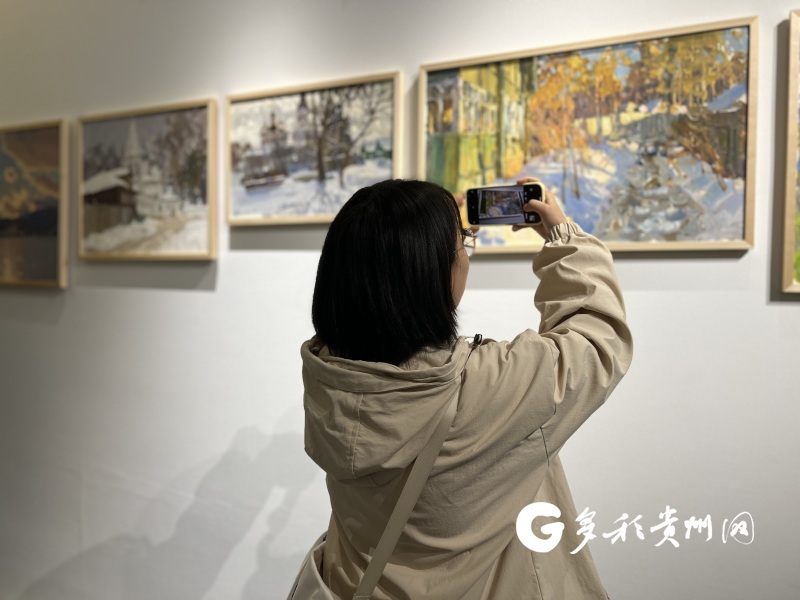 俄羅斯著名油畫家奧爾加·庫茲米娜油畫作品展亮相黔南雙龍