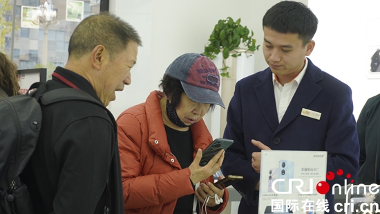 “聯通好服務 用心為客戶”窗口服務為民承諾活動媒體行在貴陽舉行_fororder_聯通2