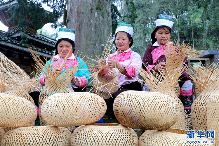 貴州榕江：趕制燈籠迎新年