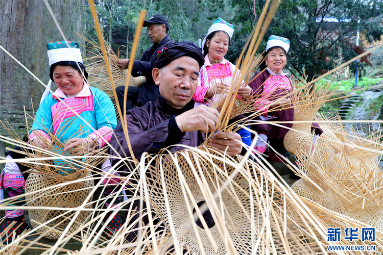 貴州榕江：趕制燈籠迎新年