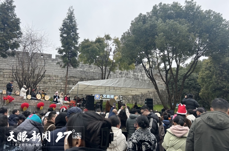 貴州省多地推出文旅大餐吸引遊客紛至遝來