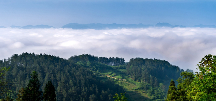 開陽高寨：山巒連天映雲海