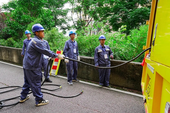 貴州都勻開展保供電應急演練 為高考打好“前哨戰”_fororder_f031ffb5b8b4f0919ca9af16726de534-sz_9820818.webp