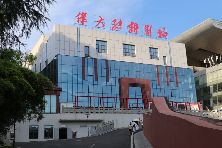 火熱出圈！《偉大轉折》劇目成為遵義暑期“頂流”