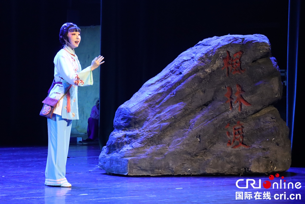 貴州花燈戲《月照楓林渡》點亮貴陽之夜_fororder_IMG_1009.JPG