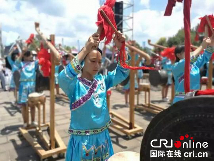 桂滇黔三省布依族齊聚貴州六盤水共慶“六月六”