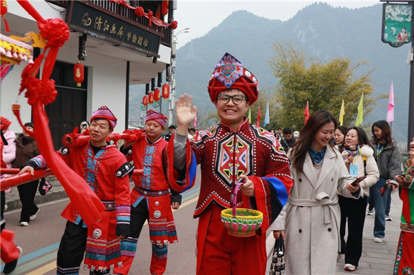 全國百家重點旅行商走進清江畫廊景區踩線考察_fororder_圖片11