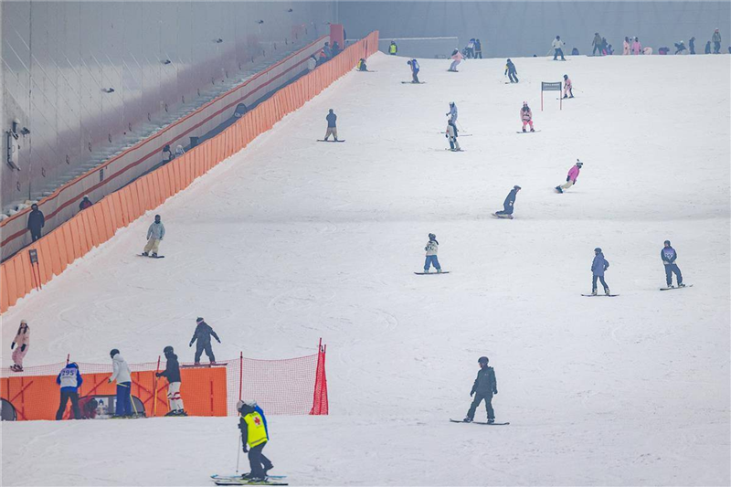 武漢大眾冰雪季持續火熱