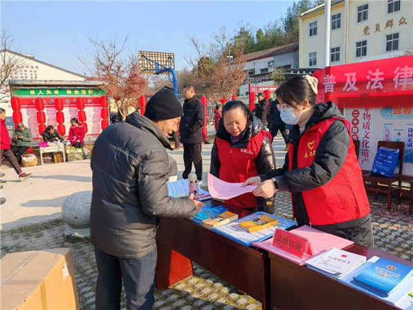 荊門東寶：巧借集市“煙火氣” 匯聚濃烈“法治味”