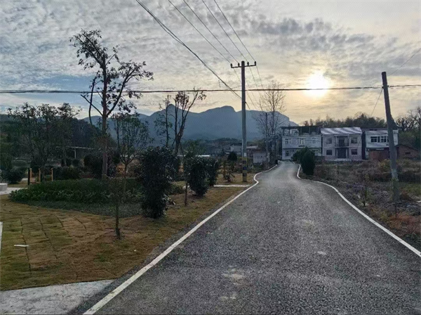 黃石市木港鎮：建設“四好農村路” 鋪就鄉村振興快車道