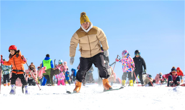 氣溫降了旅遊熱了 湖北雪場集中“開板”