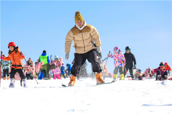 2024襄陽冬季旅遊促消費系列活動暨橫衝滑雪季啟動