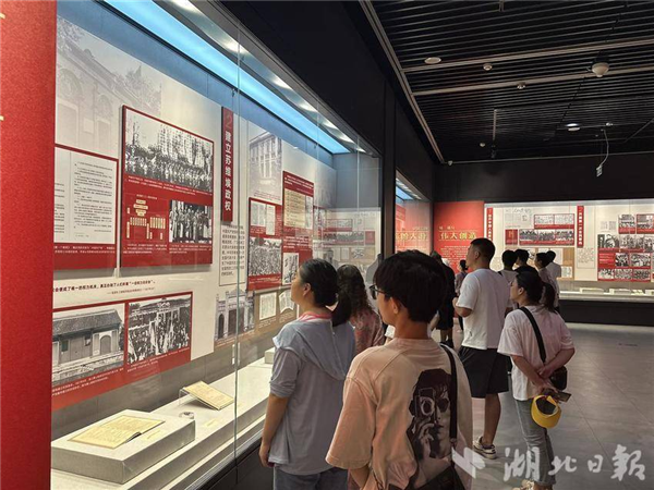 喜迎國慶 武漢革博上新“人民代表大會制度湖北實踐專題展”