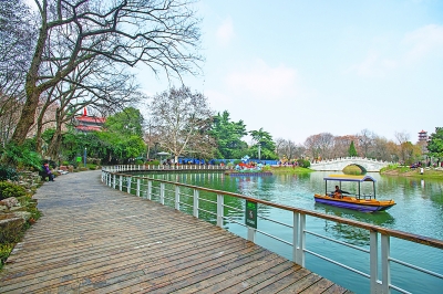 黃鶴樓公園精雕細刻 解放公園敞門造景