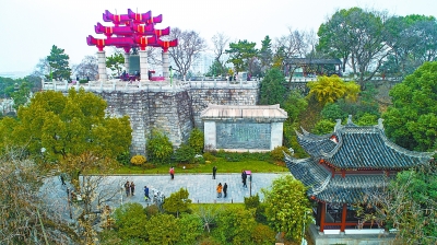 黃鶴樓公園精雕細刻 解放公園敞門造景